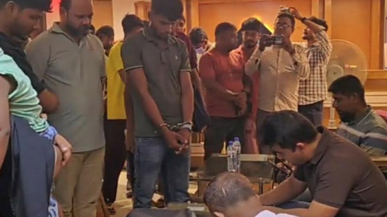 সেনা কর্মকর্তার ভুয়া পরিচয়ে প্রেমের ফাঁদে যুবকের কারাদণ্ড