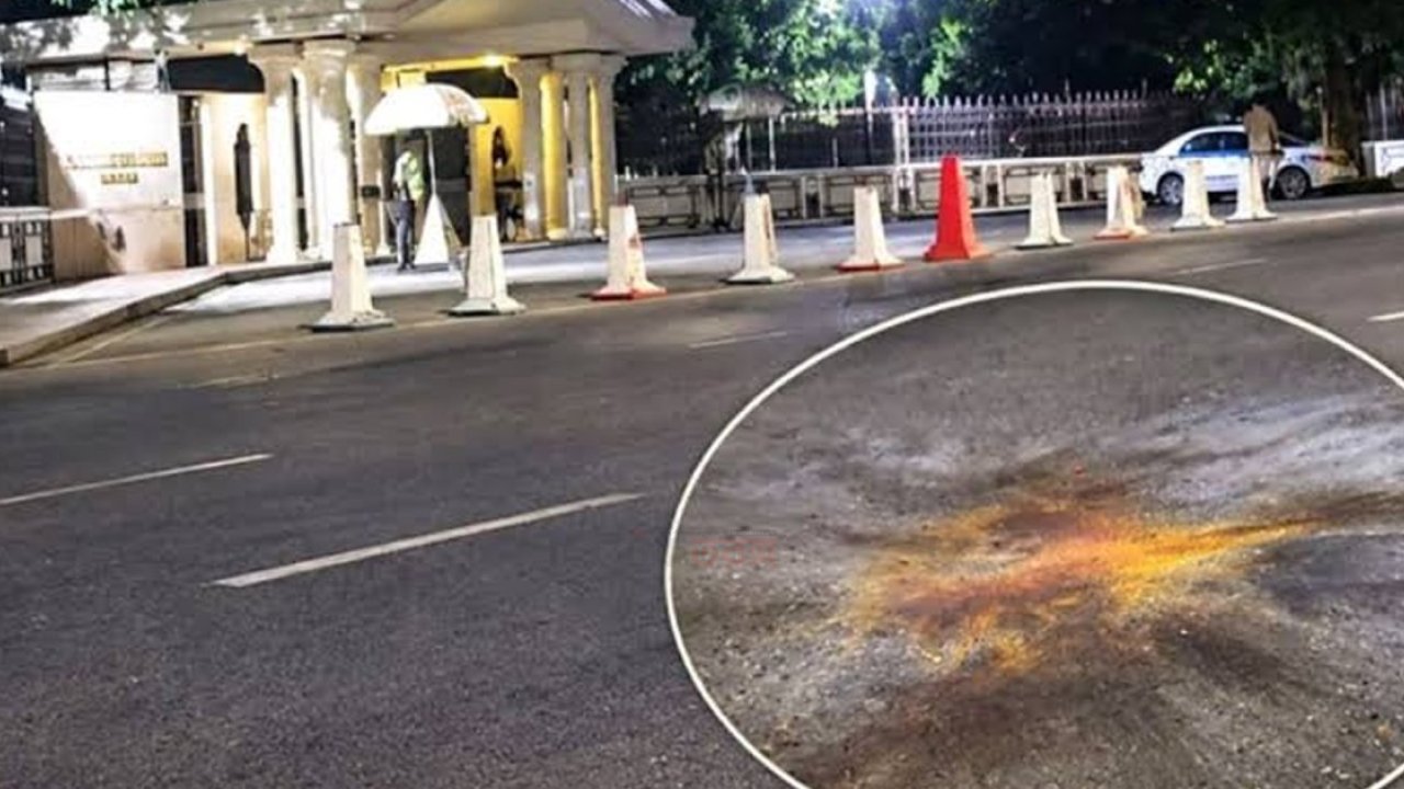 প্রধানমন্ত্রীর কার্যালয়ের সামনে মধ্যরাতে ককটেল বিস্ফোরণ