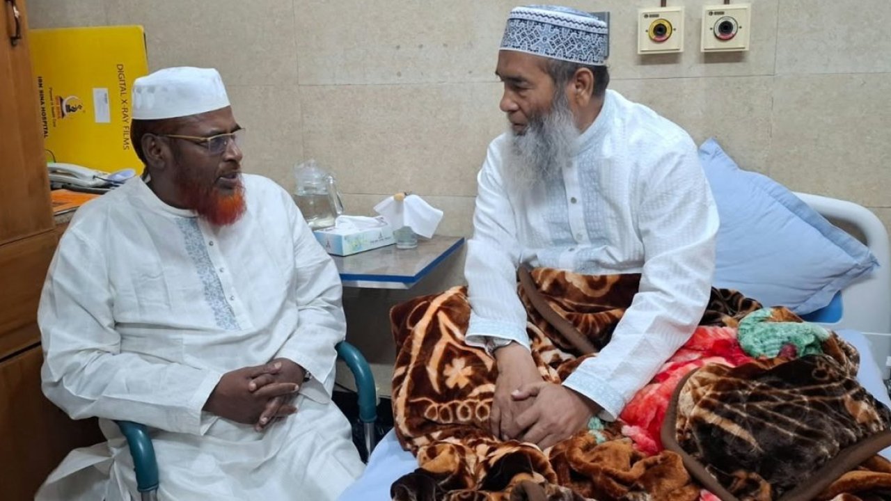 এমপি মুজিবুর রহমানকে দেখতে হাসপাতালে জামায়াত সেক্রেটারি 