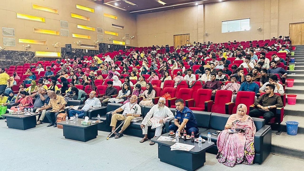 দেশ ও মানুষের জন্য কাজ করার মানসিকতা তৈরি করতে হবে