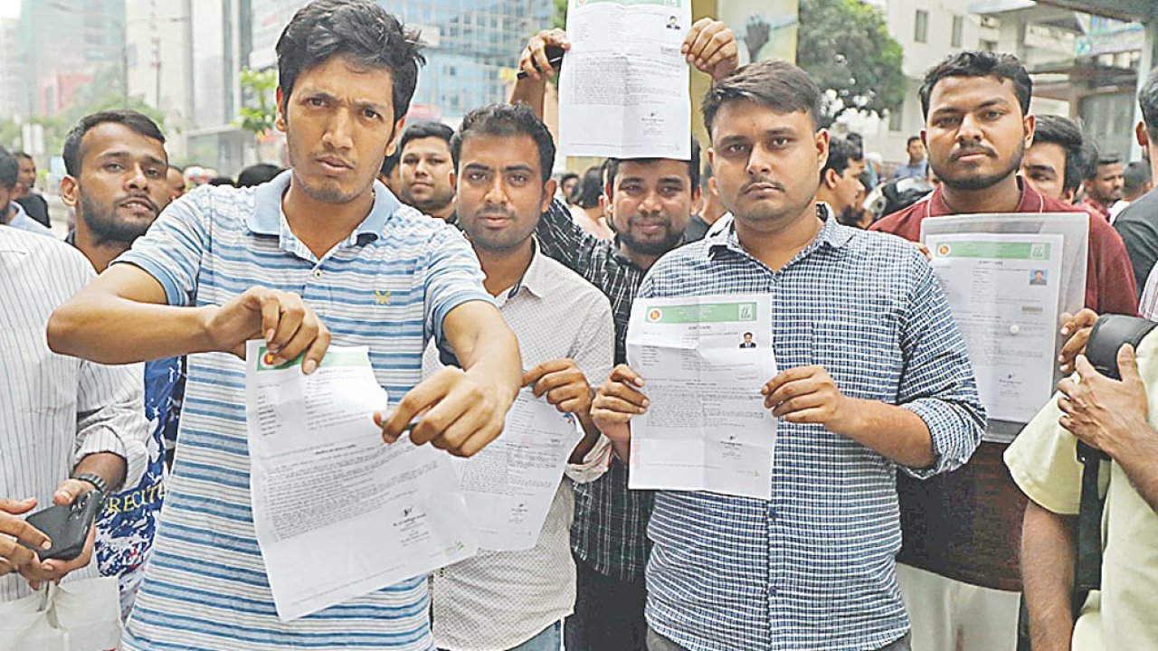 সন্দেহ যুব উন্নয়ন অধিদপ্তরের দিকে