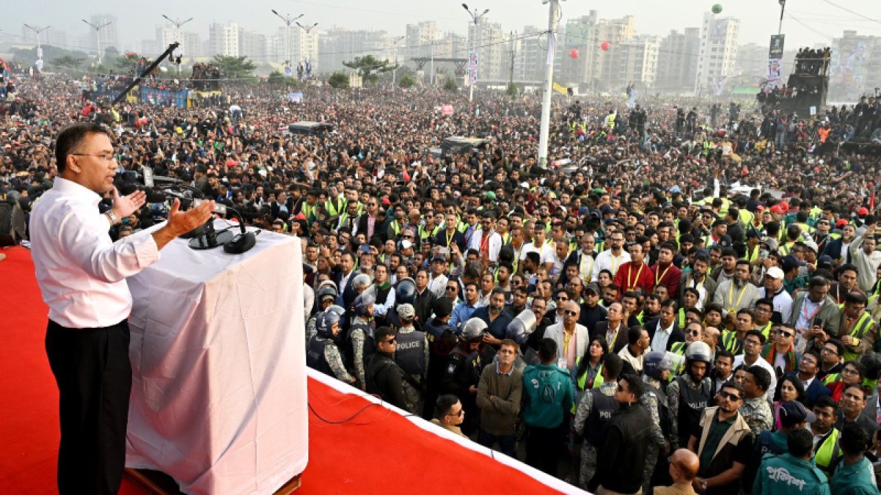 প্রধানমন্ত্রীর স্বপ্ন আর পরিকল্পনার প্রতিফলন দেখতে চায় জনগণ