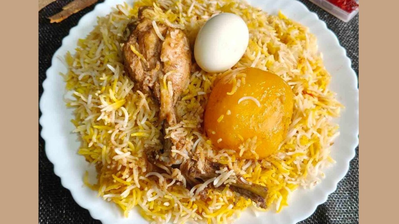 বিরিয়ানি খেতে ভালোবাসেন? বাড়িতেই বানান কলকাতার এই পদ