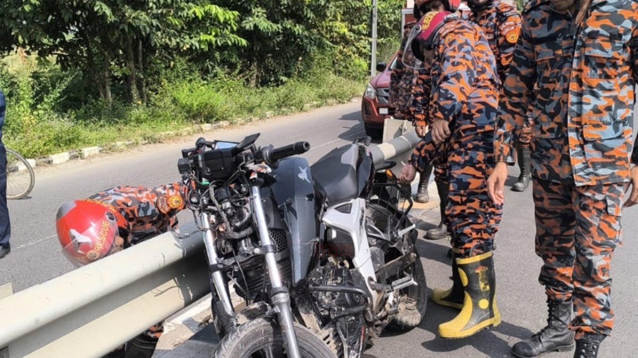 ঢাকা-মাওয়া এক্সপ্রেসওয়েতে একই দিনে দুই দুর্ঘটনা, তরুণের মৃত্যু