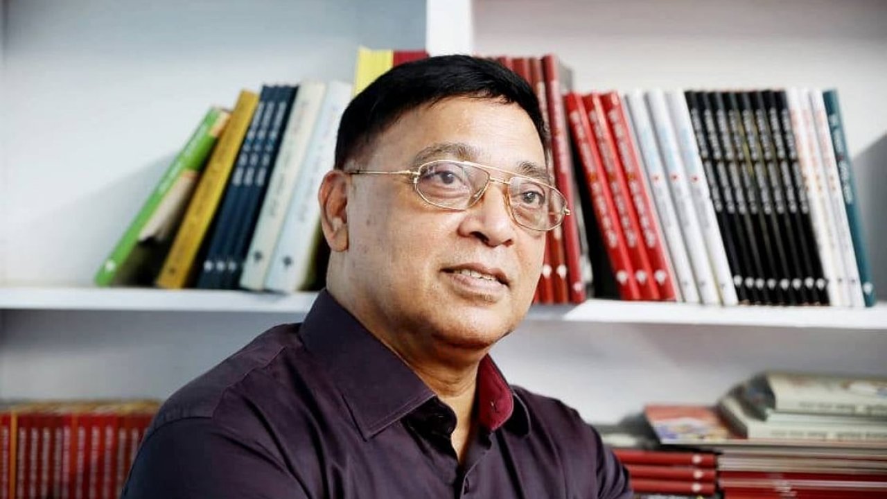 নেশার সর্বনাশা প্রভাবে ধীরে ধীরে মানুষের স্বাভাবিক সত্তা হারিয়ে যায়
