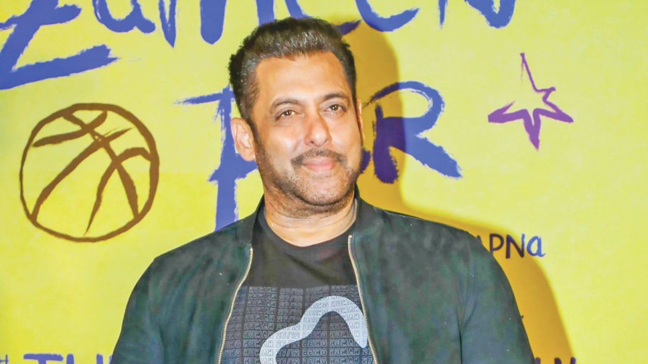 ৬০ বছর বয়সে এসে সন্তান নেওয়ার ইচ্ছা প্রকাশ করলেন সালমান খান