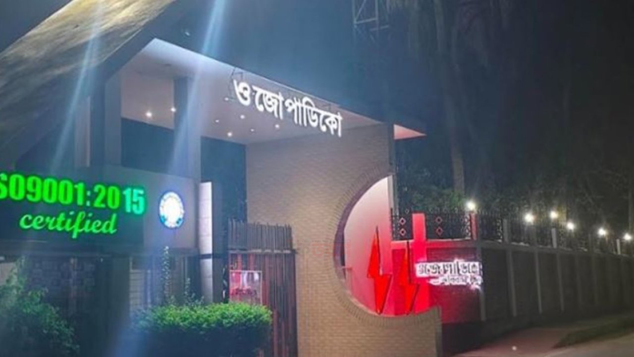 লোডশেডিংয়ে নাকাল ২১ জেলা, গ্রাহকেরা বলছেন দেড় ঘণ্টা পর বিদ্যুৎ আসে