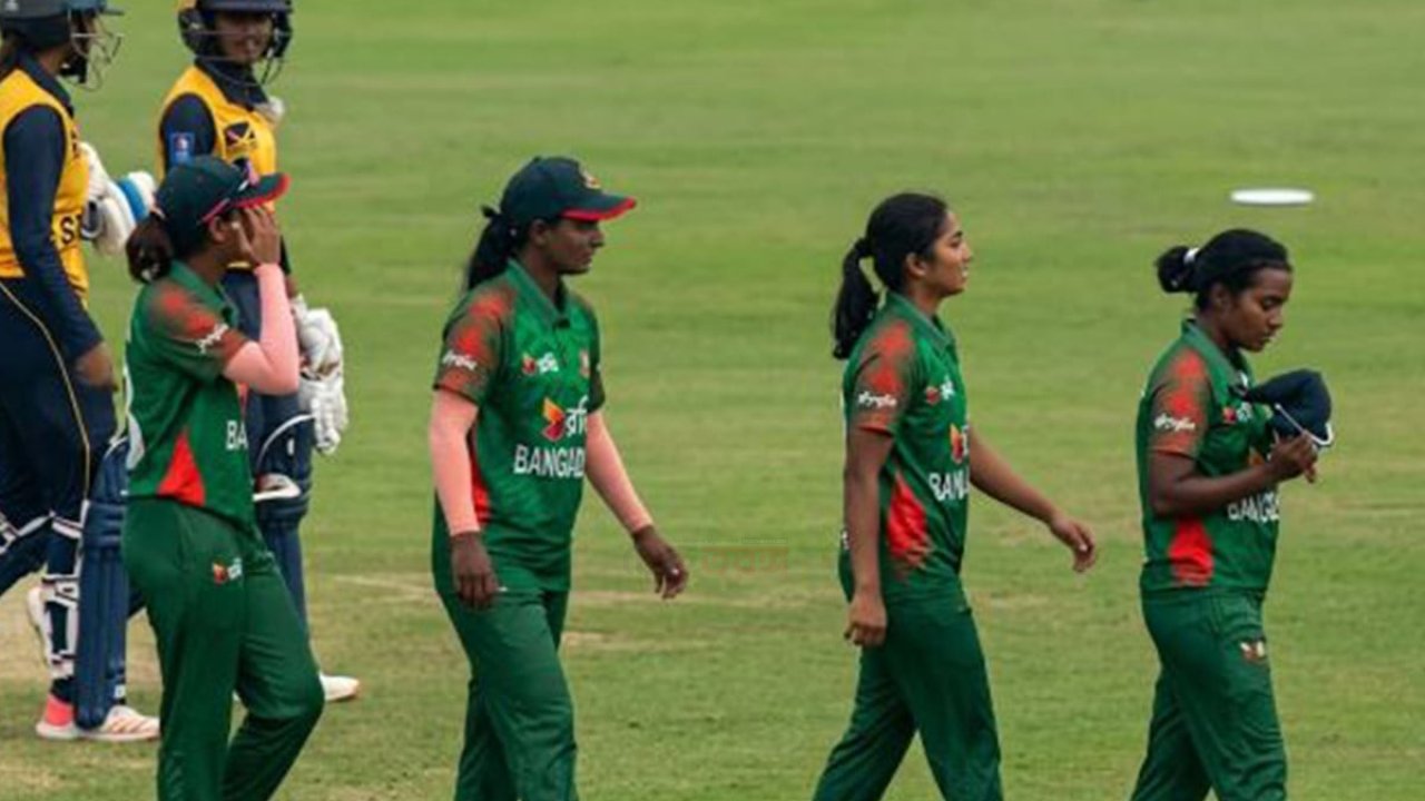 ব্যাটিং বিপর্যয়ে লজ্জার হার বাংলাদেশের মেয়েদের