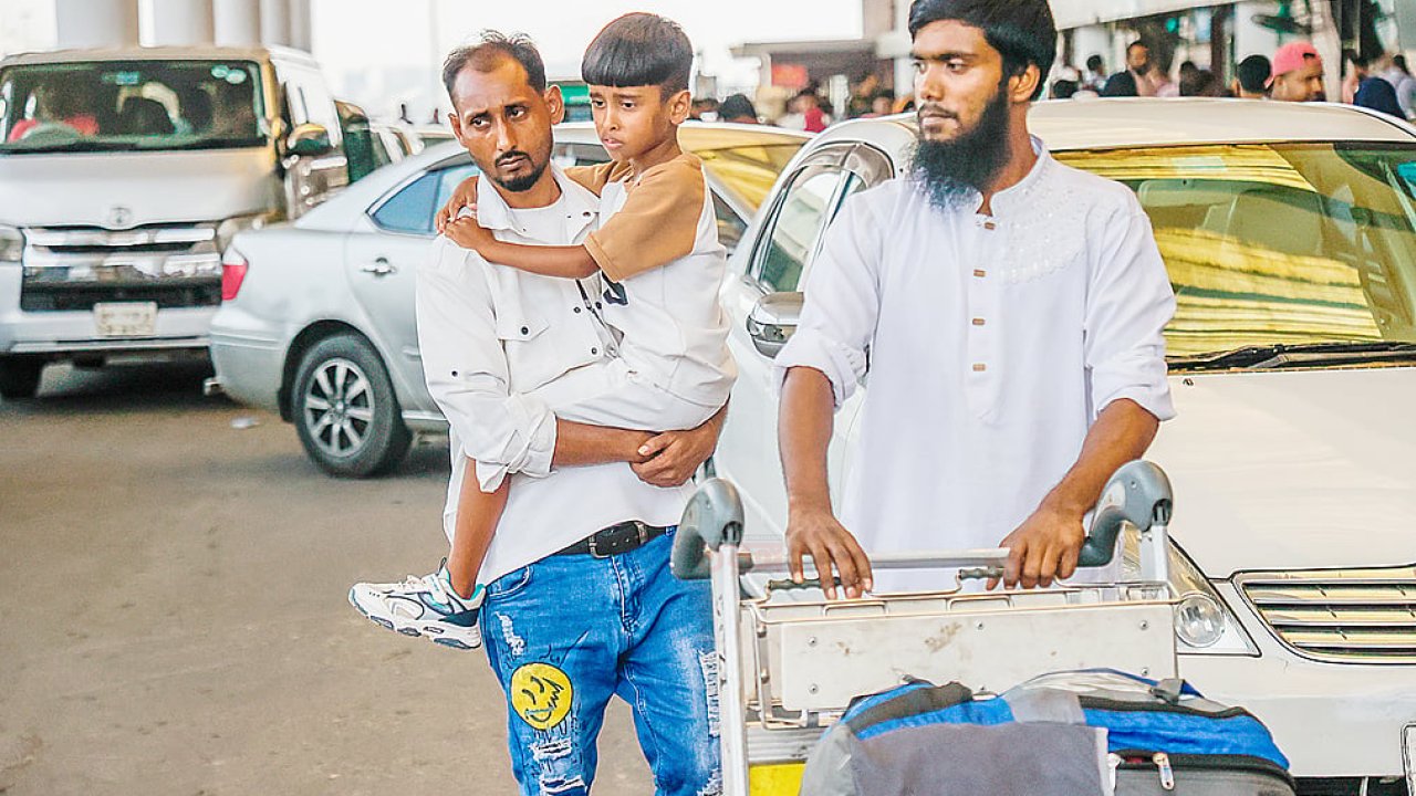 সৌদি শ্রমবাজারে সংকট: সামনে বিকল্প কী