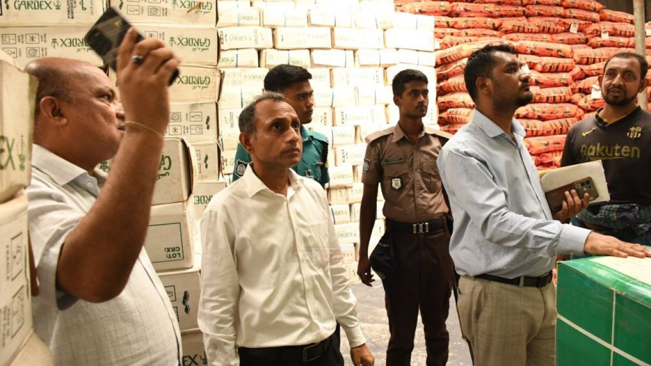 এলাচ মজুদে জরিমানা, বাজারে মূল্য স্থিতি নিশ্চিত