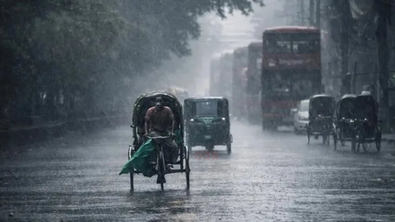 লঘুচাপের প্রভাবে তিন বিভাগে বজ্রসহ বৃষ্টির সতর্কতা