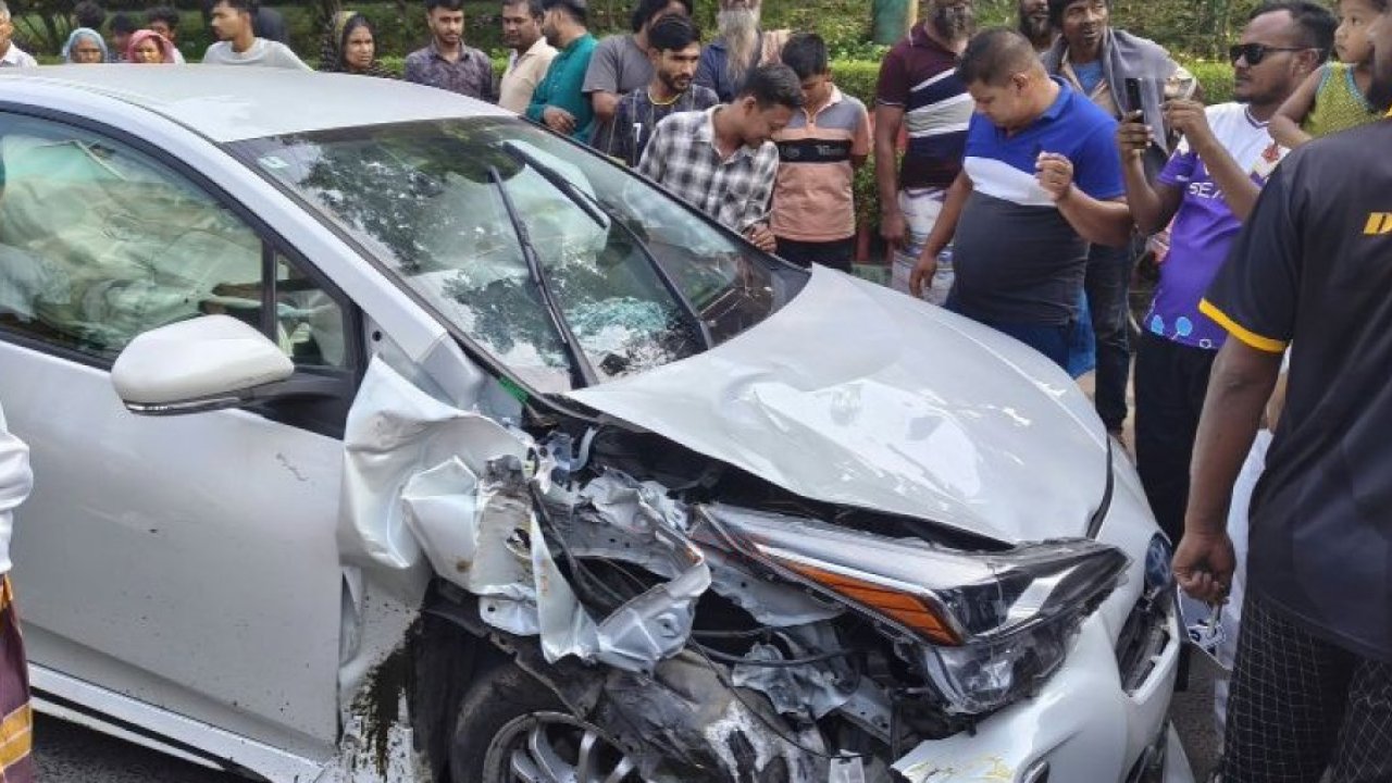 বিশ্ববিদ্যালয় শিক্ষার্থীর গাড়ি ধাক্কায় রিকশা চালক নিহত, দুইজন আহত