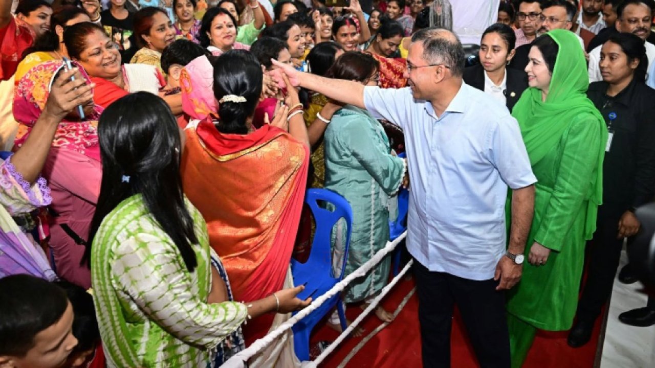 প্রধানমন্ত্রী ধর্মীয় পরিচয়ের ঊর্ধ্বে দেশ গঠনের আহ্বান জানালেন