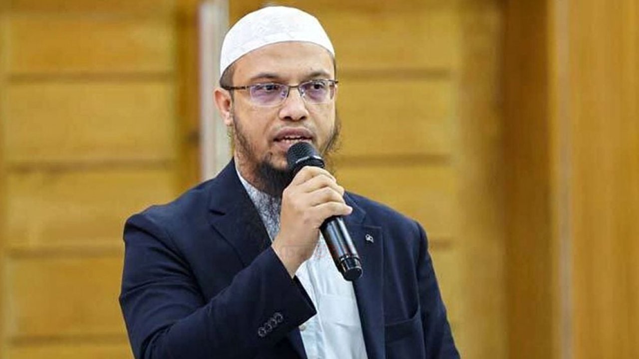 আহমাদুল্লাহ বলেন, মুসলিমদের পূজায় অংশগ্রহণ সম্ভব
