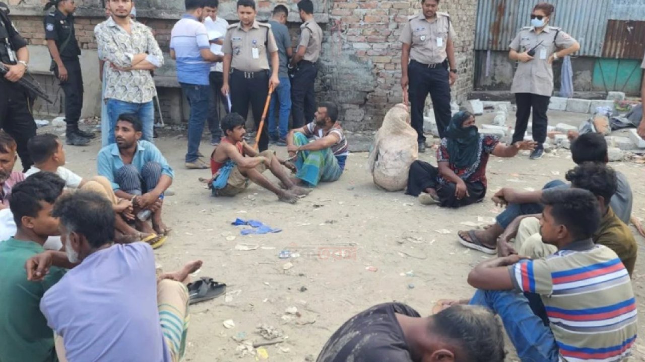 ইশরাকের পদত্যাগের পর ঘুন্টিঘরে মাদকবিরোধী অভিযান চালু