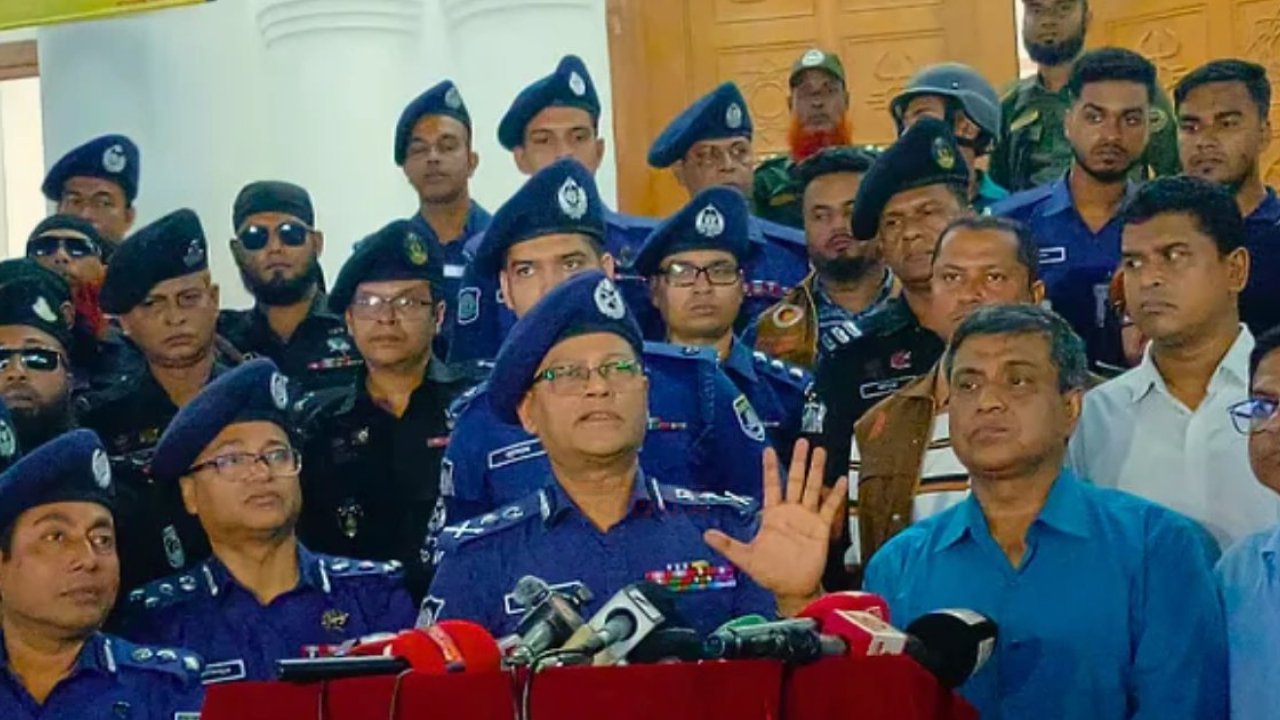 চাঁদাবাজি-সন্ত্রাসে ছাড় না, গোয়েন্দা তালিকা প্রস্তুত করবে আইজিপি