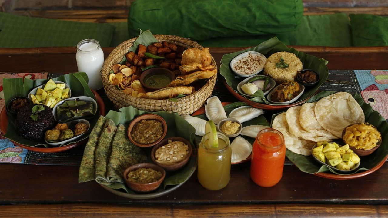 ঢাকার আটটি দোকানে পাওয়া যাবে নিরামিষ ও বাঙালি খাবার